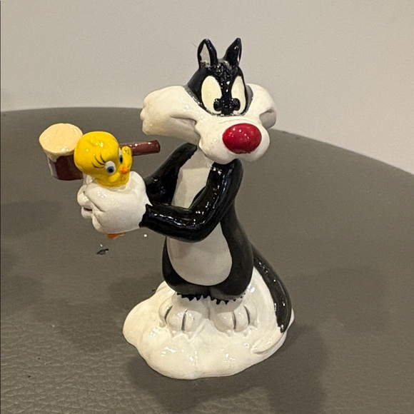 Dept 56 The Looney Tunes Animation Film Festival The Original Snow Village 54983 - Picture 11 of 14